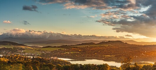 Panorama Tatr widziana z Łapszanki