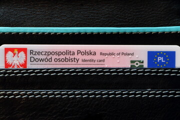 Dowód osobisty, Rzeczpospolita Polska, w portfelu