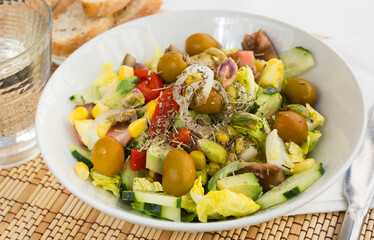 fresh vegetarian healthy vegetable salad