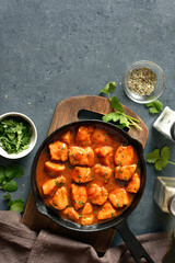 Sweet and spicy chicken bites with sauce