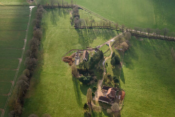 vue aérienne d'une ferme à Rohaire en Eure-et-Loir en France © Francois