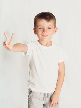 little boy vicory sign