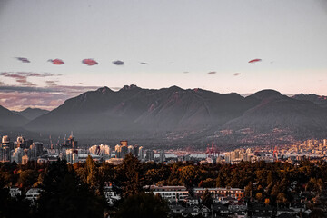 Obraz premium Vancouver and the Northern Mountains