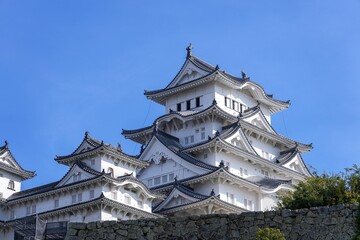 青空バックに見上げるお城の情景＠兵庫