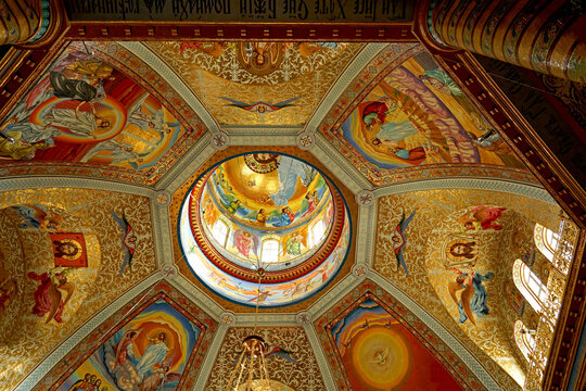 interior decoration of the cathedral in the Pochaev Lavra