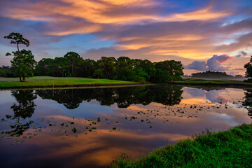 Sunrise on a golf course in Stuart Florida - obrazy, fototapety, plakaty