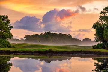 Sunrise on a golf course in Stuart Florida - obrazy, fototapety, plakaty