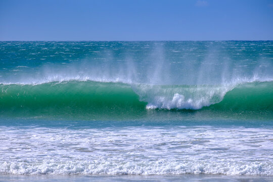 South Africa, Eastern Cape, Ocean waves splashing at Jeffreys Bay