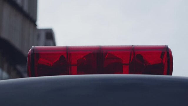 回転するパトランプ・Japanese police vehicle patrol lamp