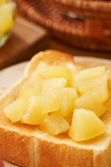 手作りりんごジャムトースト