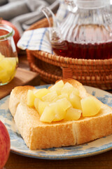 手作りりんごジャムトースト