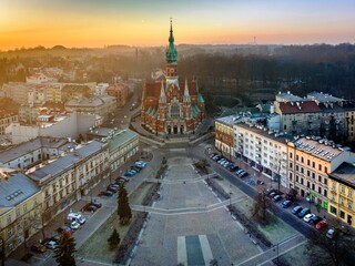 Rynek podgórski w Krakowie i Kościół Św. Józefa z drona mavic 3 classic