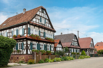 Fototapeta na wymiar Fachwerkhäuser im Dorf Seebach, Département Bas-Rhin, Elsass, Frankreich