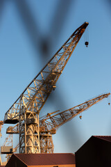 Les docks et ses grues-1-