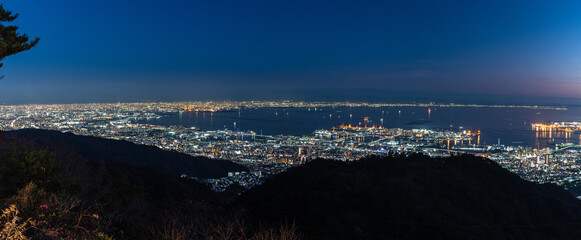 日本　兵庫県神戸市の六甲山天覧台から眺める大阪と神戸市街の夜景と六甲アイランド