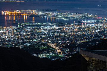 Naklejka premium 日本 兵庫県神戸市の六甲山天覧台から眺める神戸市街とポートアイランドの夜景