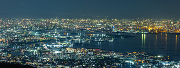 日本　兵庫県神戸市の六甲山天覧台から眺める大阪市街地の夜景と大阪湾