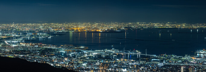 日本　兵庫県神戸市の六甲山天覧台から眺める大阪市街地の夜景と大阪湾