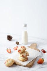 Strawberry cream cheese cookies. set on cafe table. - 578353111