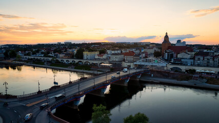 Obraz premium A panoramic drone photo of Gorzów Wlkp, a city in the Lubuskie Voivodeship of Poland, beautifully captures the essence of the urban landscape