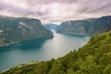 Obraz premium lake and mountains