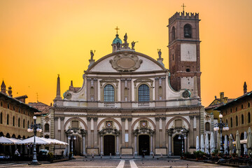 Fototapeta na wymiar historic buildings at the old town of Vigevano in italy