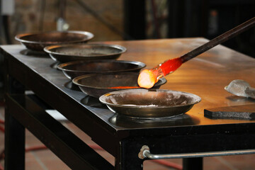 Production is carried out in tiny Glass Atelier shops in the old historical streets of Eskişehir.