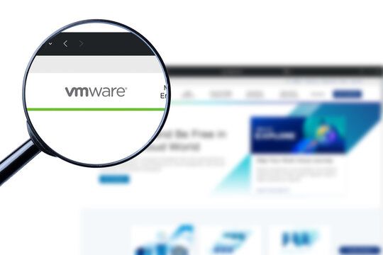 Los Angeles, California, USA - 6 Martha 2023: Illustrative Editorial of VMware website homepage. VMware logo visible on display screen.