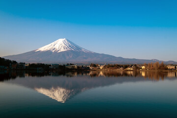 Fototapeta premium Fuji mountain and Kawaguchiko lake in morning, Autumn seasons Fuji mountain at yamanachi in Japan.