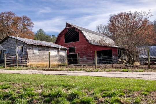 barn, hayesville, old, village, building, farm, rural, architecture, wooden, cottage, landscape, nature, country, wood, home, sky, grass, cabin, traditional, countryside, mountain, barn, green, abando