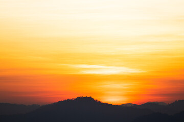 Obraz premium colorful dramatic sky with cloud at sunset.beautiful sky with clouds background