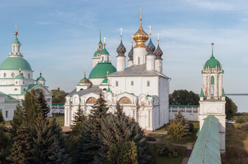 Fototapeta na wymiar View of the Church of the Savior in the Seny in Rostov Kremlin.