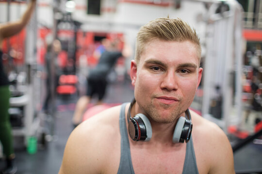 Portrait of millennial bodybuilder at the gym.
