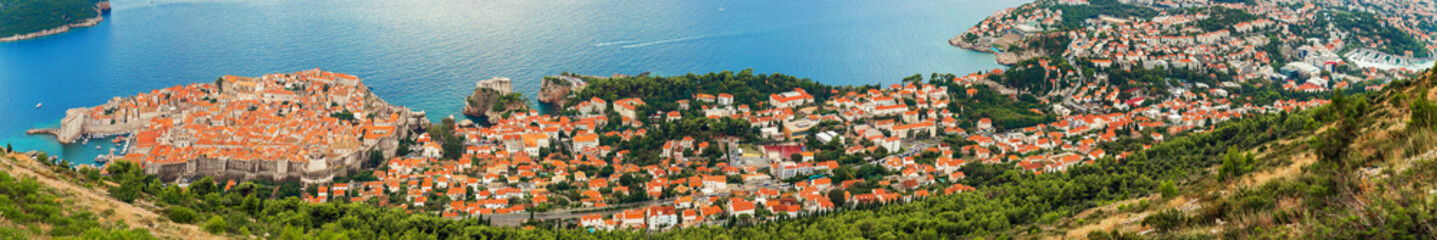 Fototapeta na wymiar Dubrovnik Old and New City View from the Hill