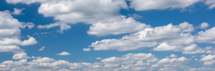 Naklejka na ściany i meble panoramic view to sky with beautiful clouds