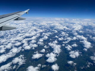 Obraz premium Deep blue sky above the clouds.