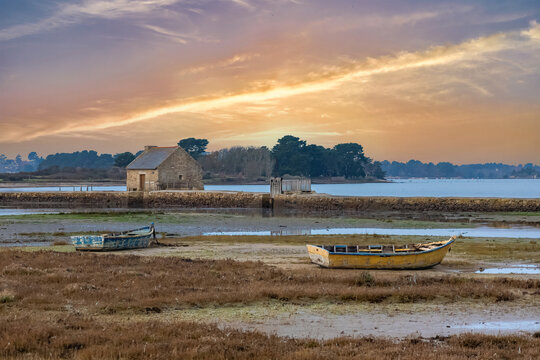 Brittany, Ile d&rsquo;Arz in the Morbihan gulf, the traditional tide mill
