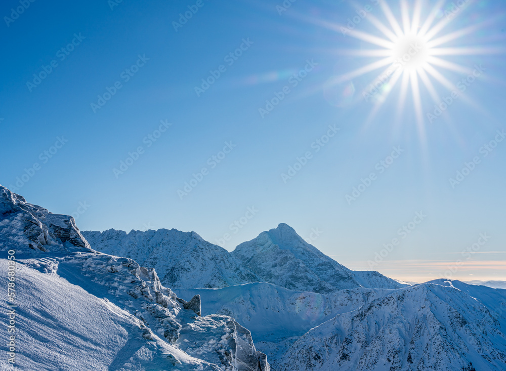 Wall mural Poland 2022. Beautiful view on the snow Tatry.
Zakopane, Giewont, Kasprowy Wierch, Swinica, Rysy, Kresanica