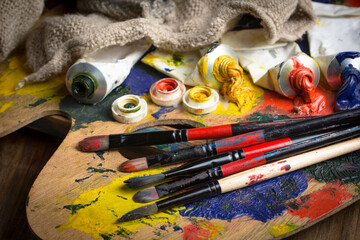 Obraz premium Paints and brushes for drawing. Artistic creativity.