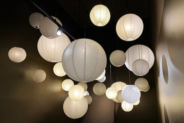 Spherical lamps of different sizes