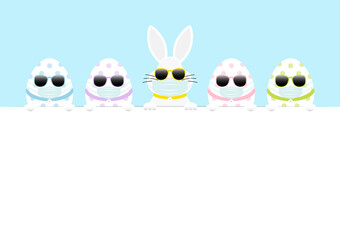 Obraz premium Weißer Osterhase & 4 Ostereier Sonnenbrille Maske Karte Horizontal Himmel