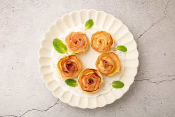 薔薇の花のアップルパイ