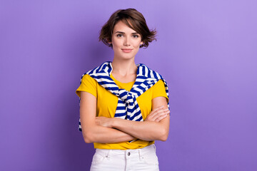Obraz na płótnie Canvas Photo of confident adorable woman wear tied sweater arms crossed smiling isolated purple color background