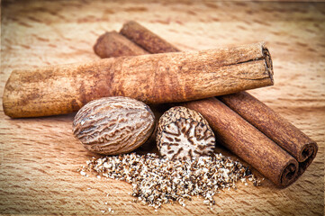 Scented cinnamon stick and nutmeg powder