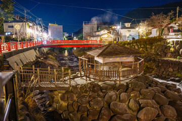 夜の修善寺の独鈷の湯と虎渓橋　伊豆