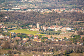 Obraz premium Aerial view of a beautiful church in Manerba
