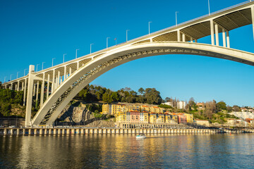 Obraz premium Ponte da Arrabida, Bridge over the Douro, in Porto Portugal.