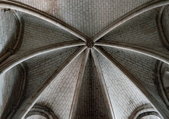 voûte en pierre du dôme de la cathédrale