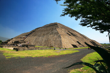 Teotihuacan Piramide del Sol panoramica