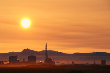 工場の夕陽